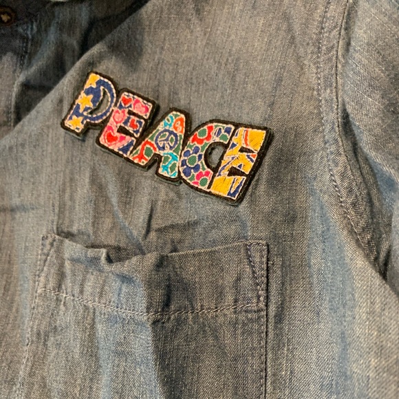 Women’s jean shirt with patches - Picture 3 of 6